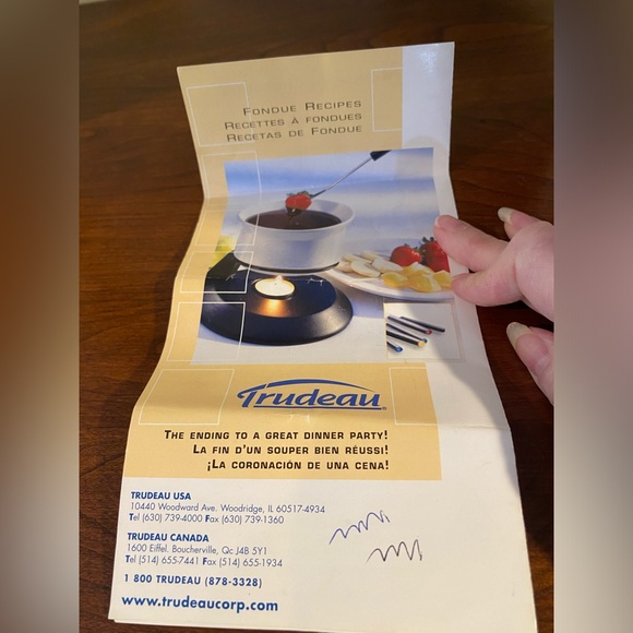 Trudeau 7 piece chocolate fondue set newin box. 14 oz stoneware, all inclusive. - Picture 6 of 14